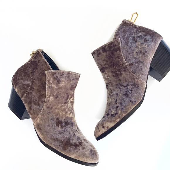 Shoes - Mauve velvet block heel almond toe ankle bootie